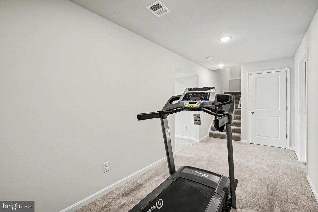 1728 LEGACY LANE