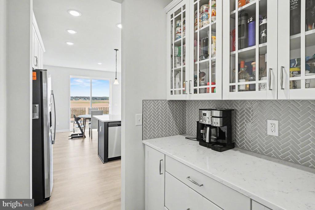 1728 LEGACY LANE