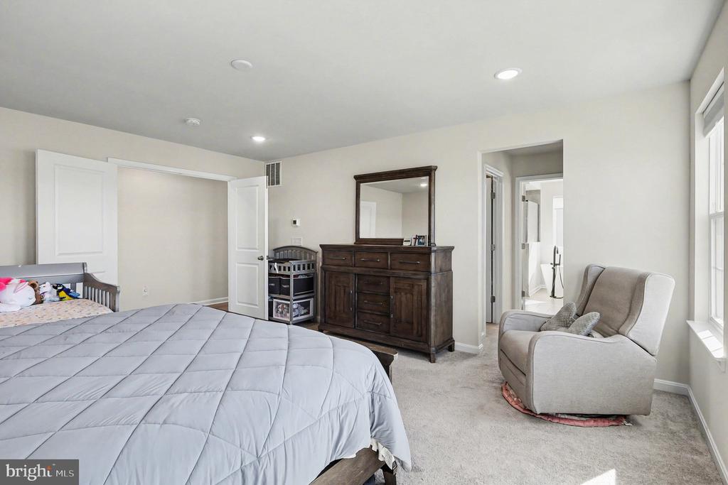 1728 LEGACY LANE