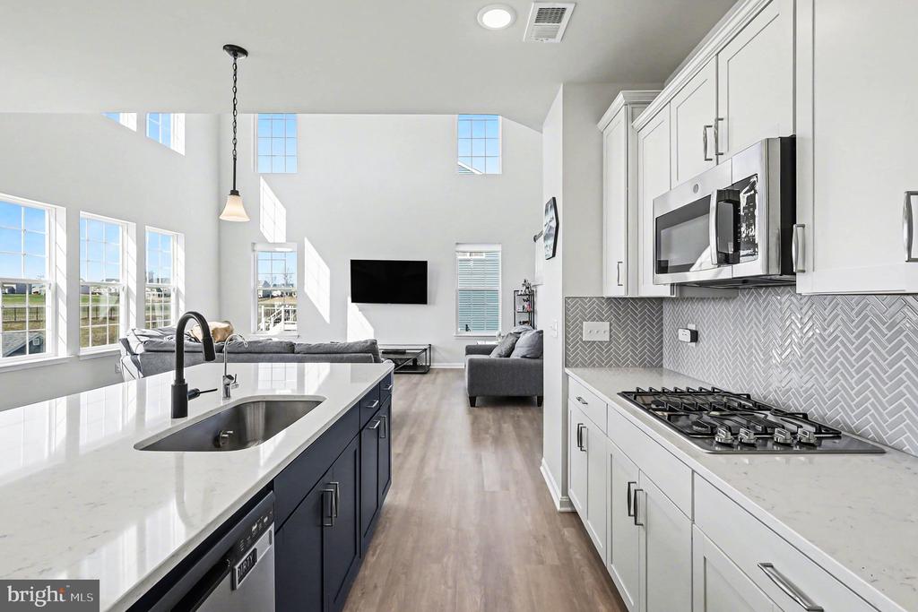 1728 LEGACY LANE
