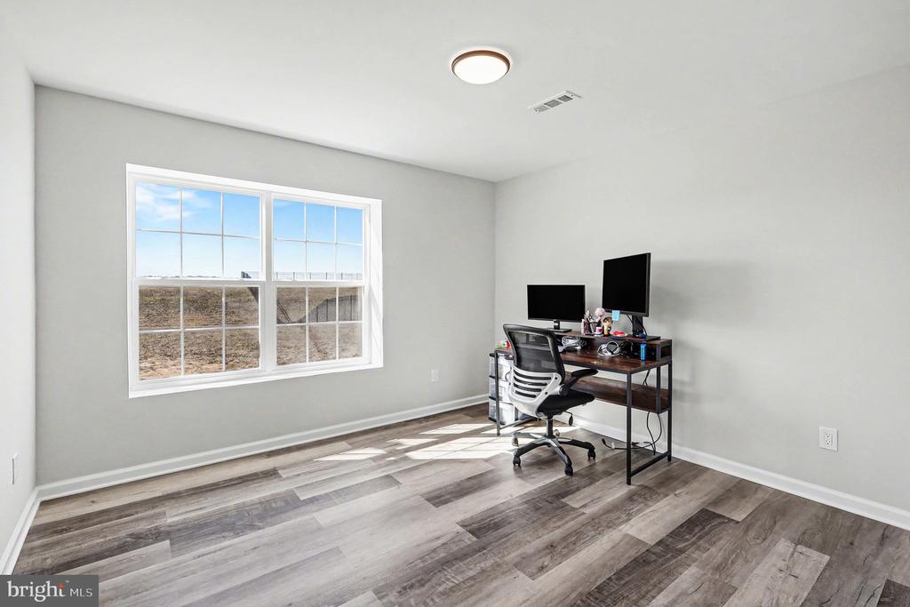 1728 LEGACY LANE