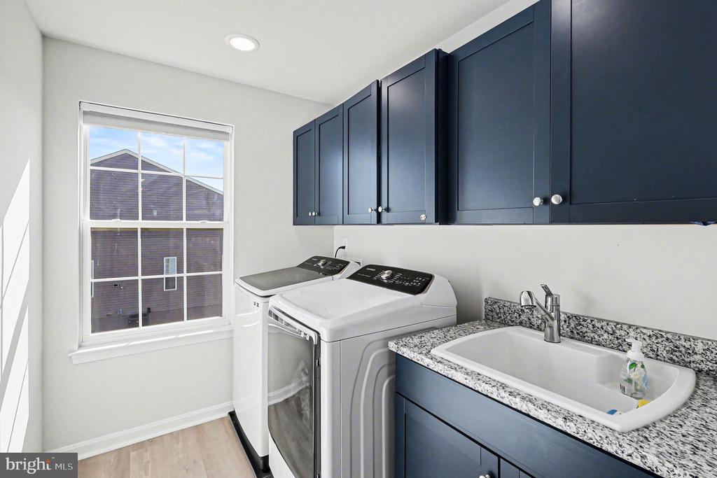 1728 LEGACY LANE