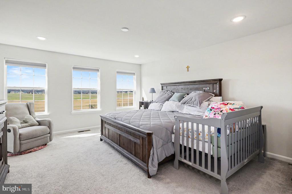 1728 LEGACY LANE