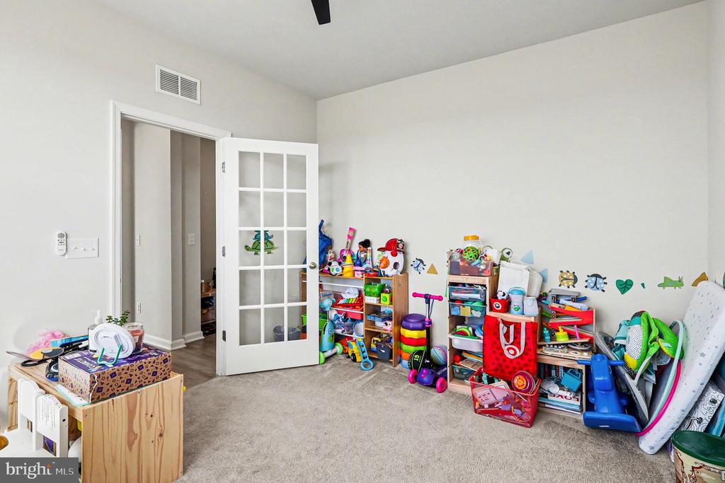 1728 LEGACY LANE