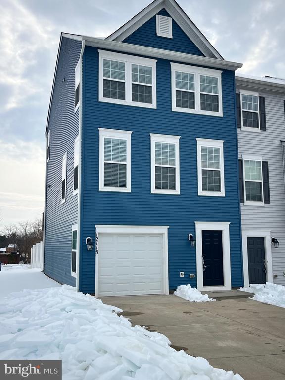 12115 BOWLING FARM COURT