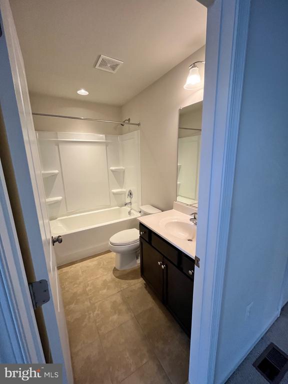 12115 BOWLING FARM COURT