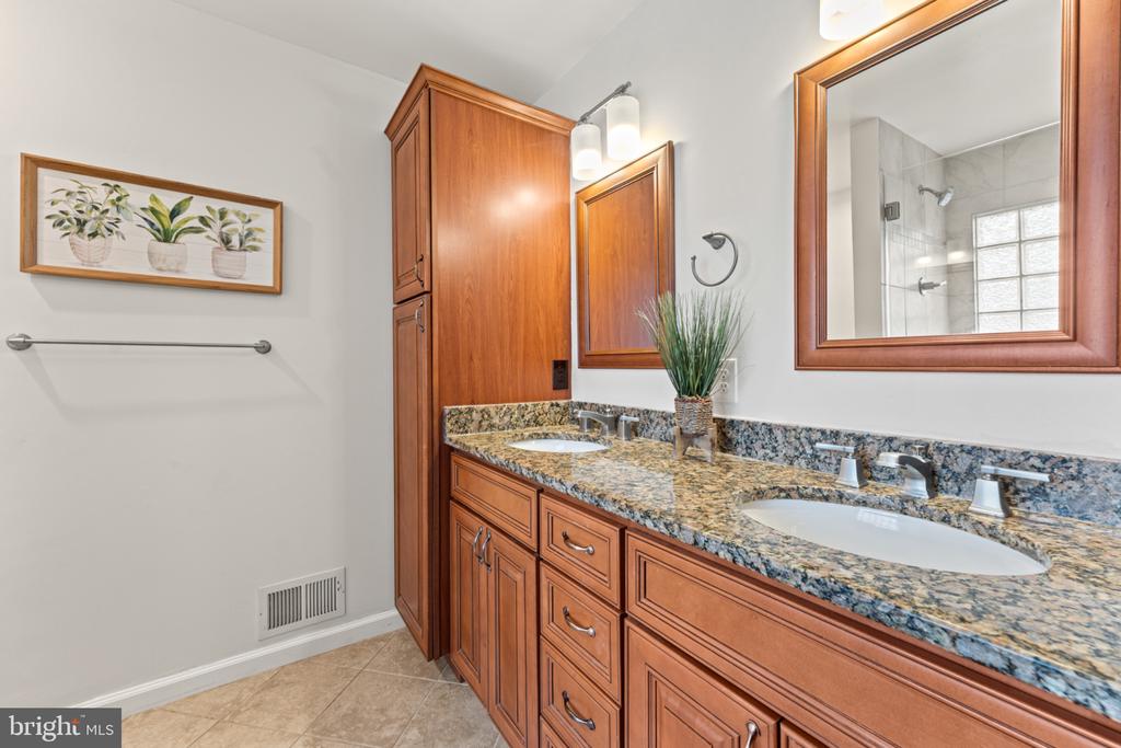 10111 OAT LANDS PLACE