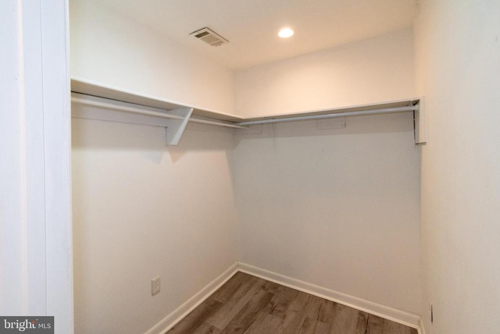 5222 MAGNOLIA PLACE