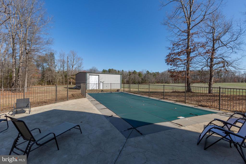 5825 MORRIS ROAD
