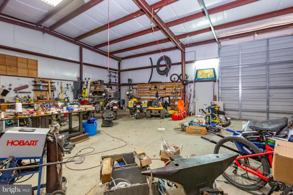 5825 MORRIS ROAD
