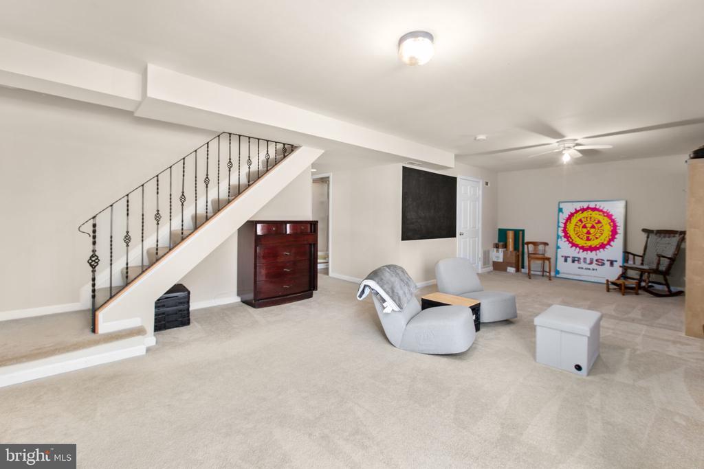 5825 MORRIS ROAD