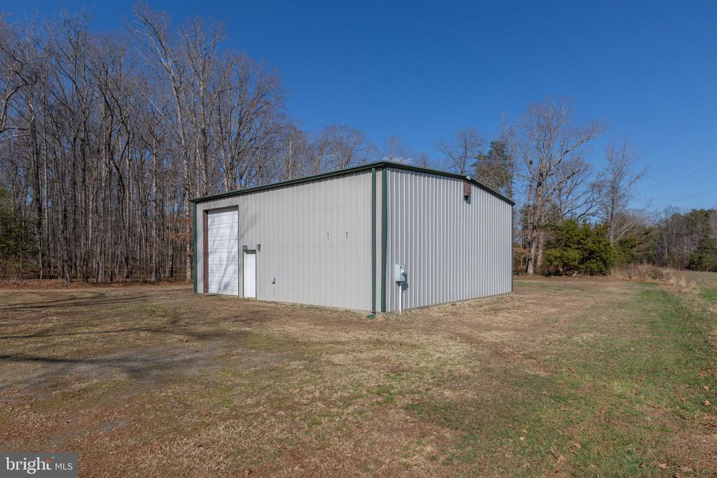 5825 MORRIS ROAD