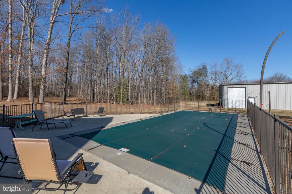 5825 MORRIS ROAD