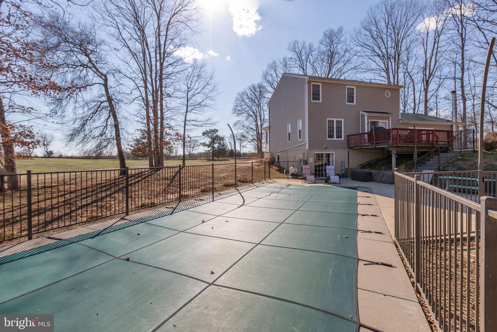 5825 MORRIS ROAD