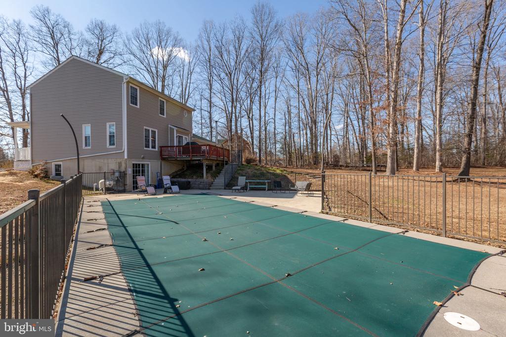 5825 MORRIS ROAD