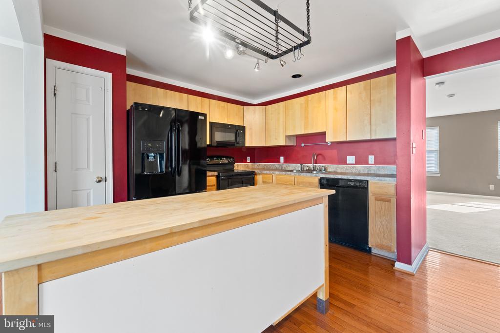 7008 WYTHEVILLE CIRCLE