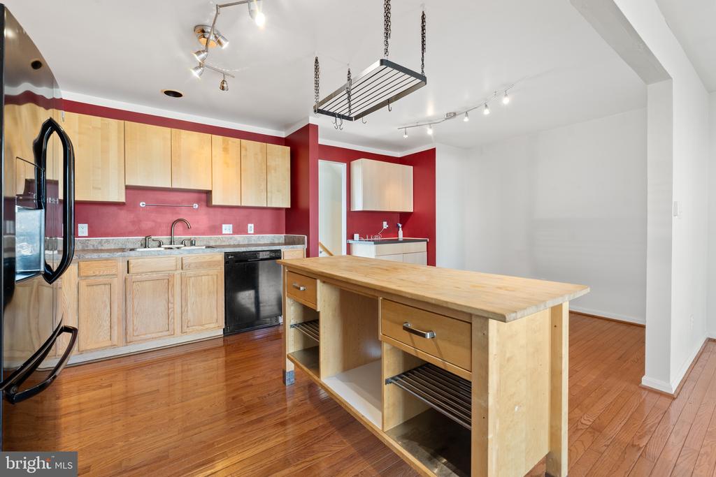 7008 WYTHEVILLE CIRCLE