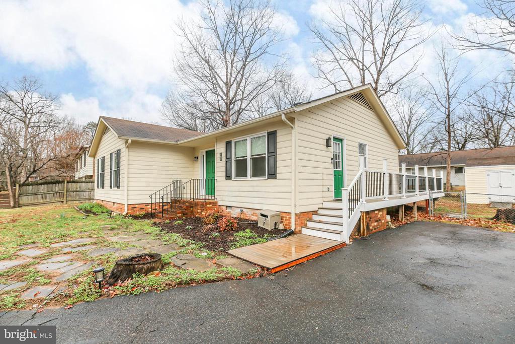 4 JONQUIL COURT