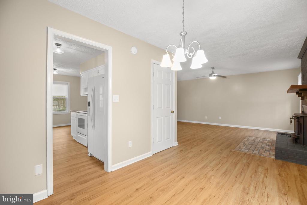 4 JONQUIL COURT