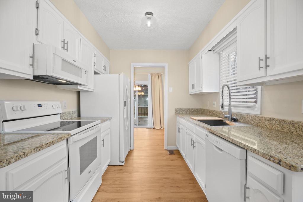 4 JONQUIL COURT