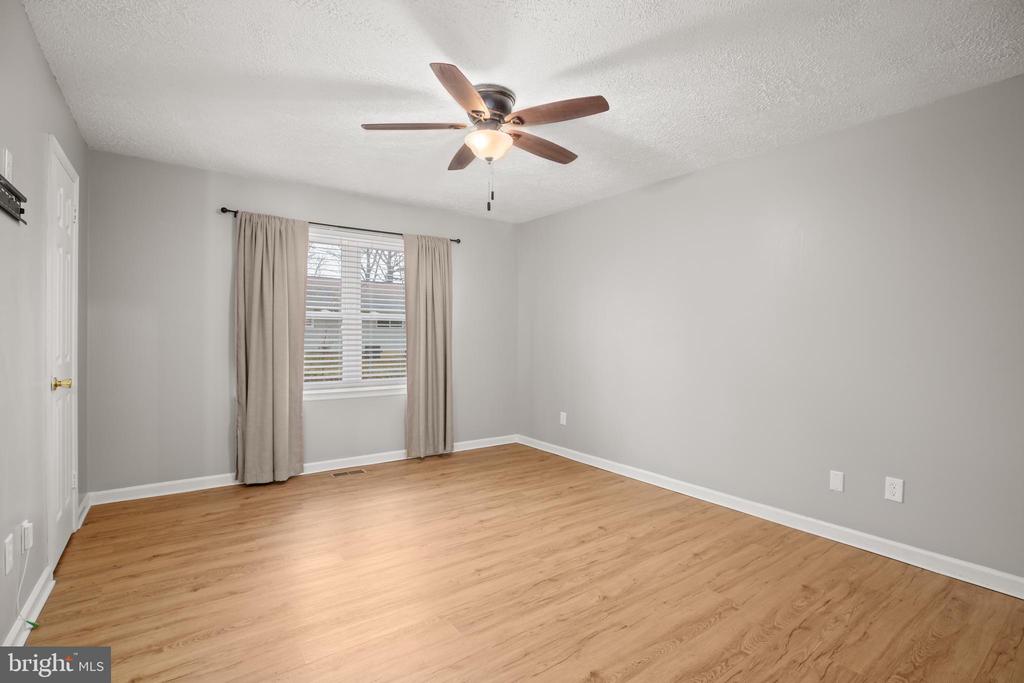 4 JONQUIL COURT