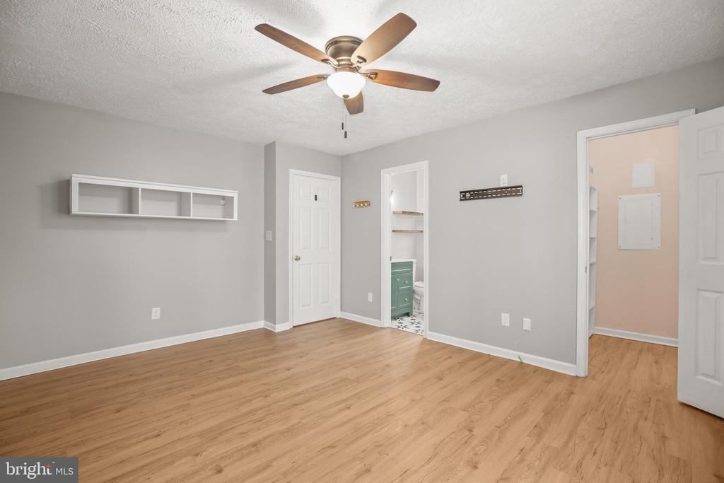 4 JONQUIL COURT