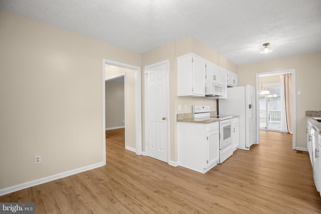 4 JONQUIL COURT