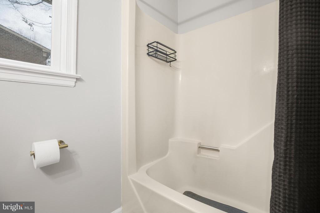 4 JONQUIL COURT