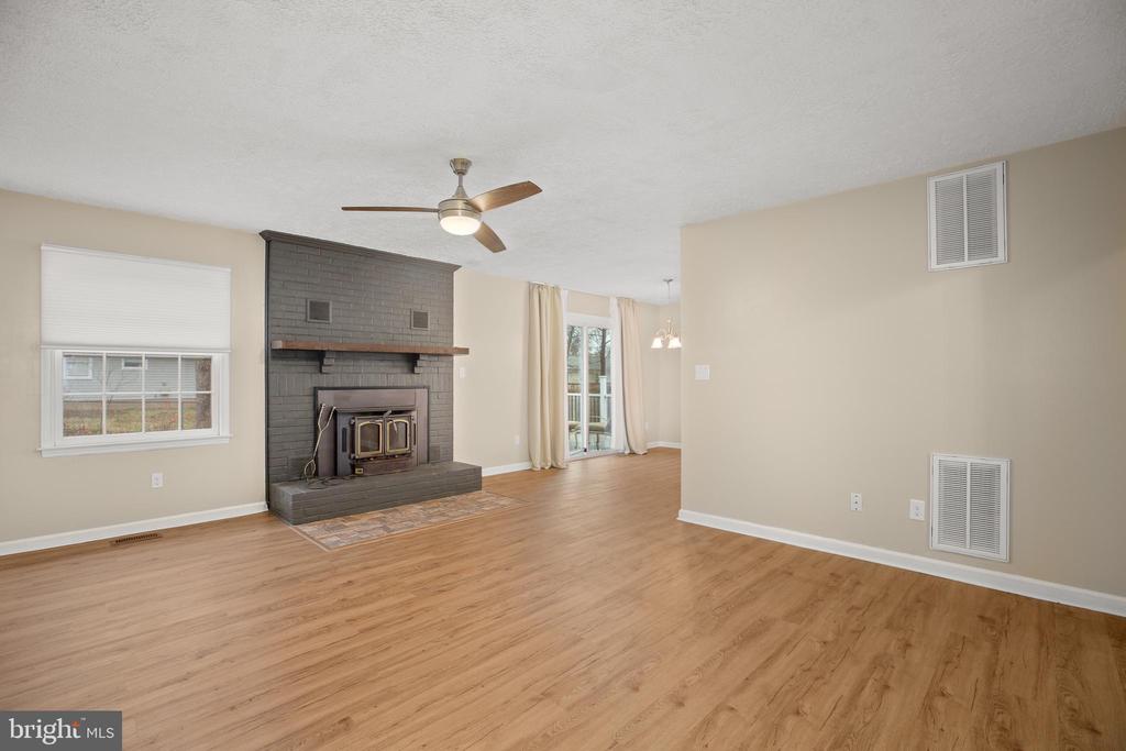 4 JONQUIL COURT