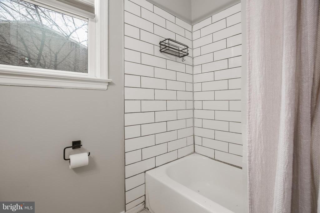4 JONQUIL COURT