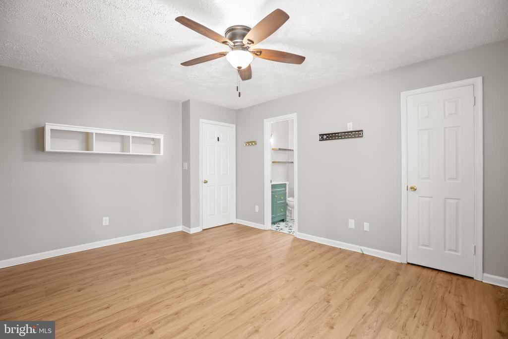 4 JONQUIL COURT