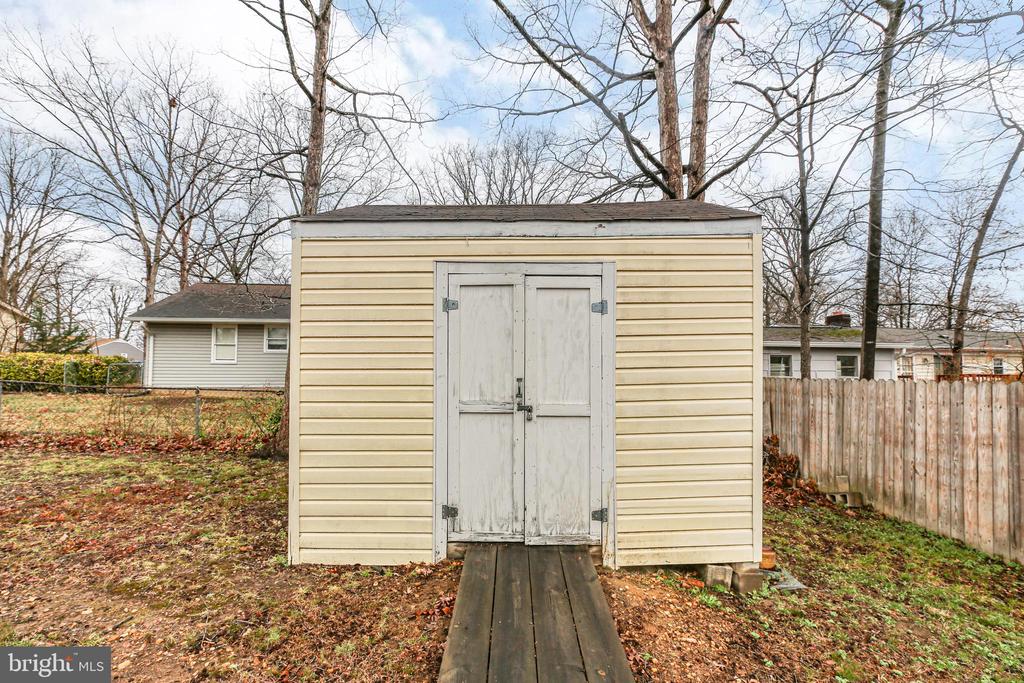 4 JONQUIL COURT