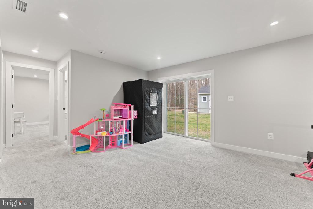 8600 RAWLINGS COURT