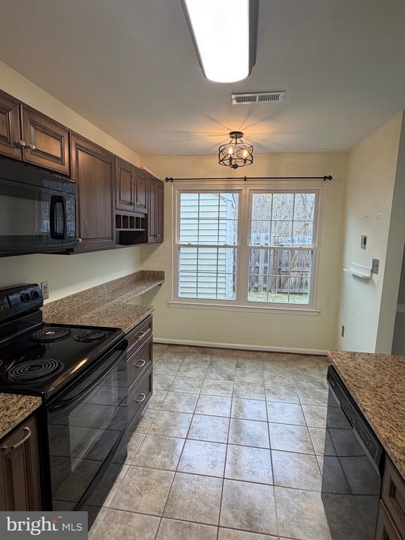 11207 KENSINGTON PLACE