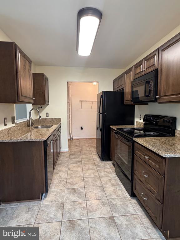 11207 KENSINGTON PLACE