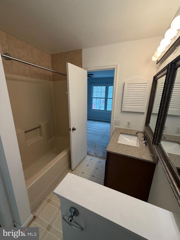 11207 KENSINGTON PLACE