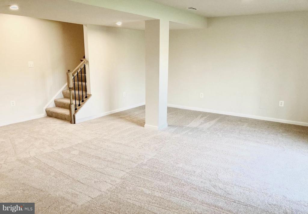 5303 IVY HILL DRIVE