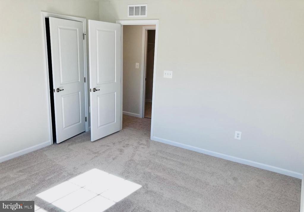 5303 IVY HILL DRIVE