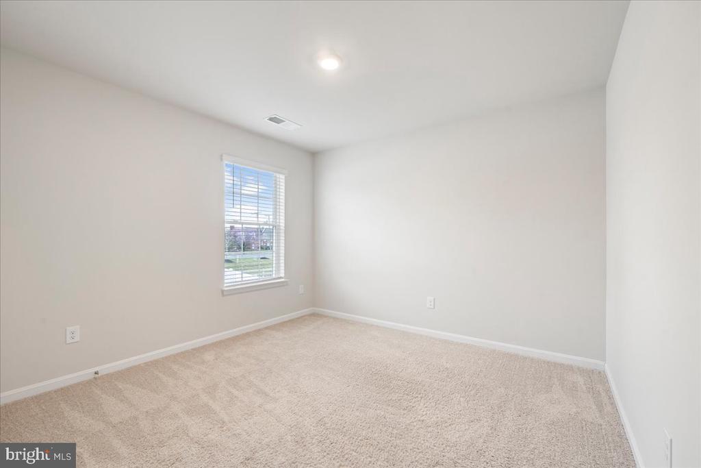 7404 JAKE COURT