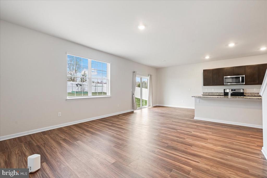 7404 JAKE COURT