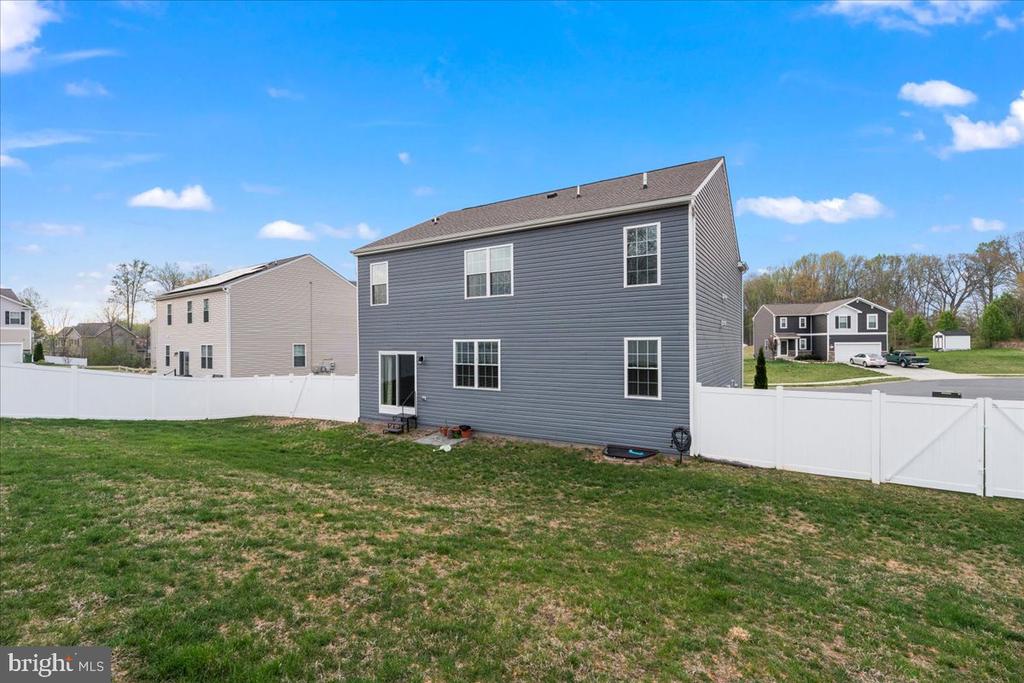 7404 JAKE COURT