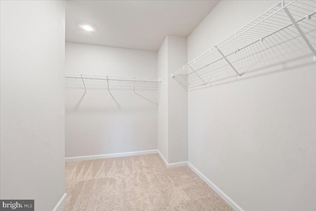 7404 JAKE COURT