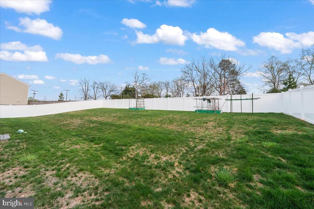 7404 JAKE COURT