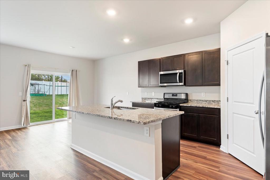 7404 JAKE COURT