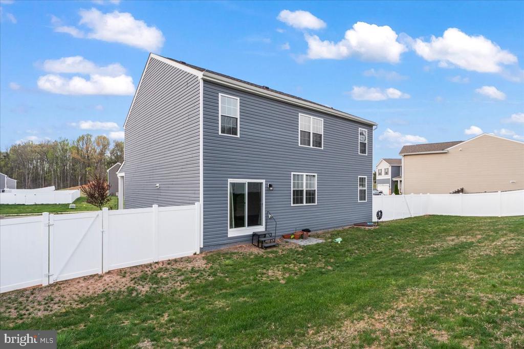 7404 JAKE COURT