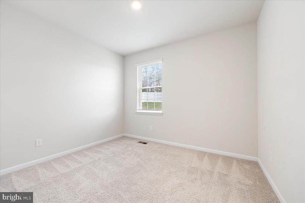 7404 JAKE COURT