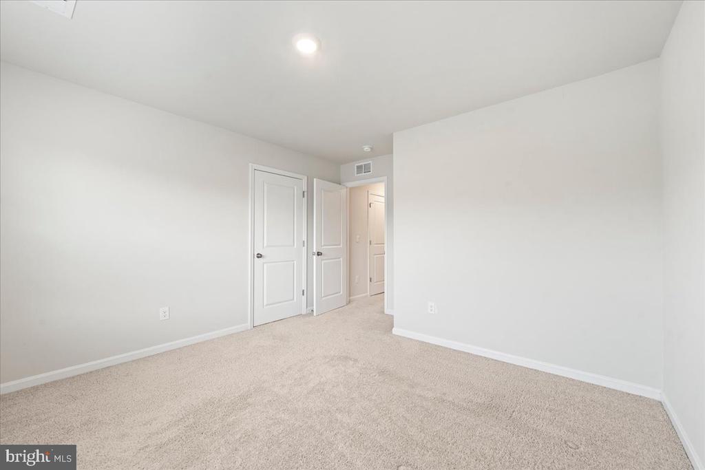 7404 JAKE COURT