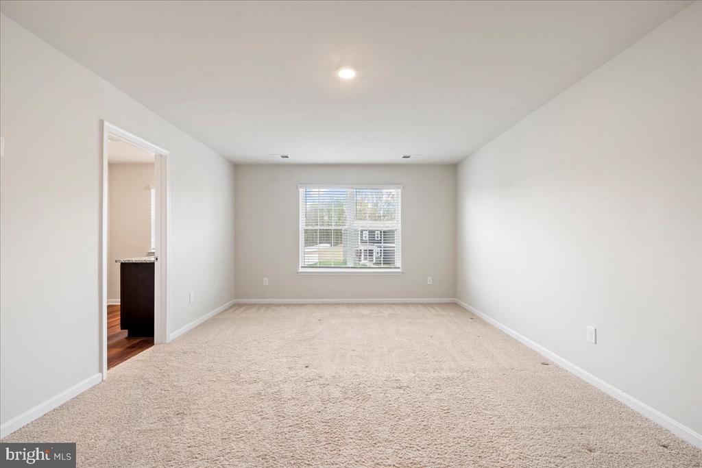 7404 JAKE COURT