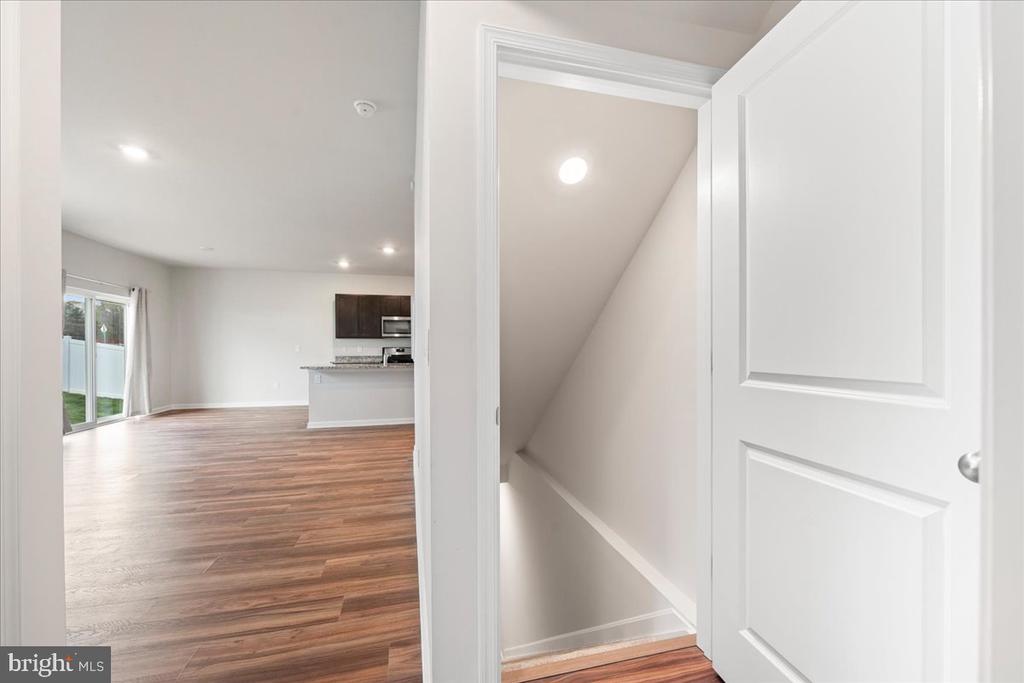 7404 JAKE COURT