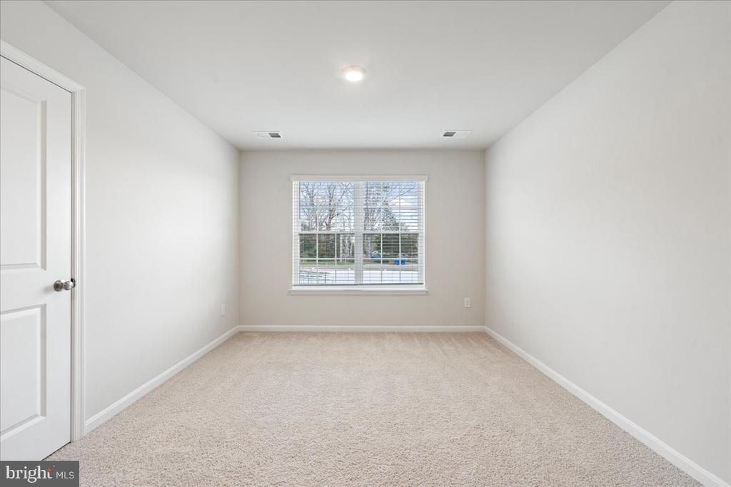 7404 JAKE COURT